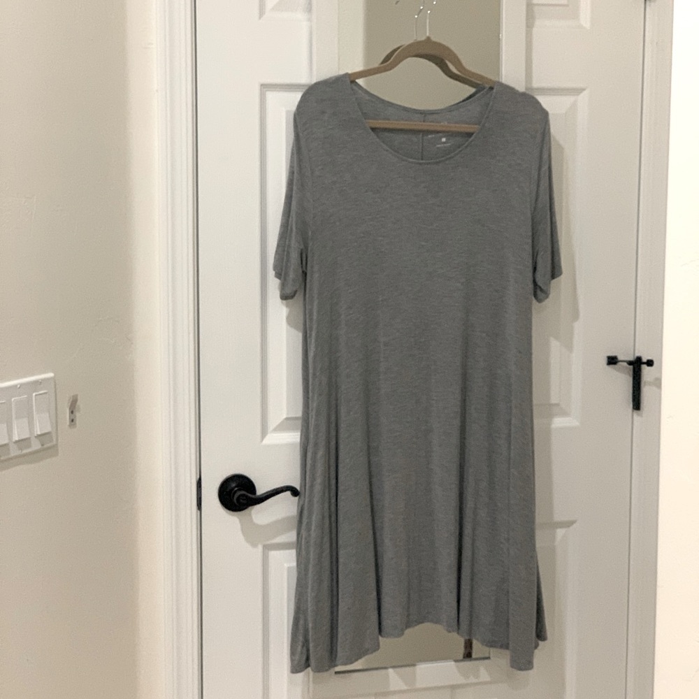 New York & Company grey t-shirt dress